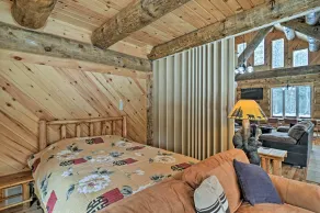 Custom Log Cabin w/ Deck & 45 Acres By Pine River! - Interiör