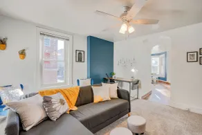Charming Pottstown Apartment - Walk to Town! - Interiör