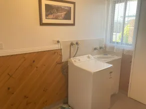 Kellraine Holiday Units - Bathroom