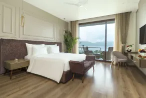 ZANA Lakeview Resort - most scenic lakeside resort - Rum
