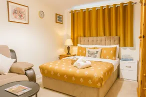 The RS Inn - Cozy Homestay Premium Private Rooms Near Birmingham International Train Station, Airport, NEC For Company, Contractor and Leisure Stays - HS2, JLR Large Onsite Secure Parking - Chambre