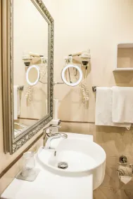 Gold Hotel Budapest - Resepsjon
