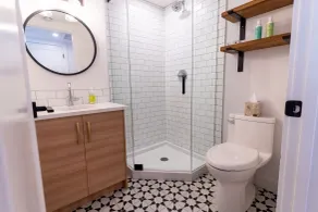 Basecamp Suites Canmore - Badezimmer