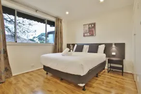 Ivy Units Glen Waverley - Room