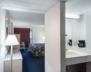 Econo Lodge Inn & Suites Rehoboth Beach - Chambre