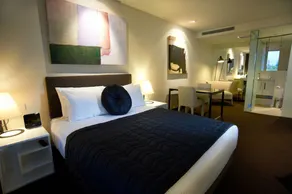 MainStay Suites Hawthorn - Room