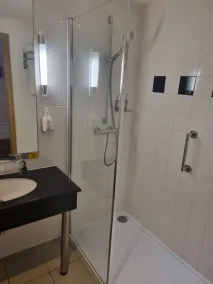 Holiday Inn Express Rotherham - North by IHG - Badeværelse