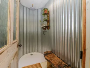 The Wagon at Burrow Hill - Bathroom