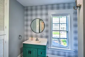 Walk to Lake & Downtown: Hot Tub and Game Room - Interiør