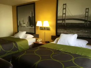 Super 8 by Wyndham Canton/Livonia Area - Chambre