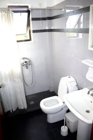 Popi Hotel Apartments - Bad
