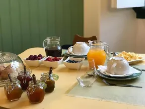 Oryza Guest House& Suites - Restaurant
