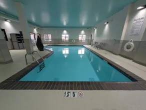 Holiday Inn Express & Suites Carbondale - University Area - Piscine