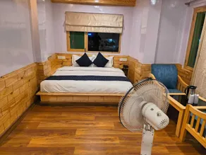 Swimming Pool Hotel In Kasol -Near Mall Road - Chambre