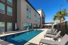 La Quinta Inn & Suites by Wyndham San Antonio at the RIM - Piscine