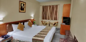 Amar Yatri Niwas Hotel - Room