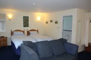 Courtlands Nurseries B&B - Room