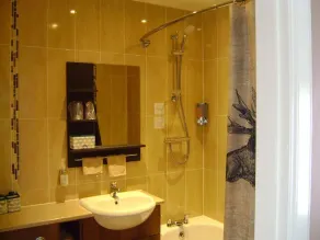 The Commercial Hotel - Bathroom