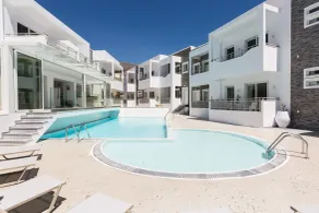 Cyano Hotel - Piscina
