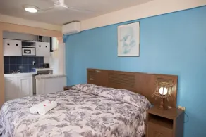 Francis Arlene - Adults Only - Chambre