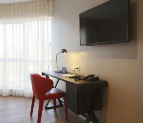 Regency Way Montevideo Hotel - Room