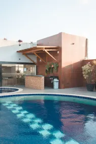 Uno Hotel - Piscina