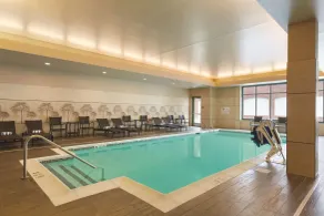 Embassy Suites Saratoga Springs - Pool