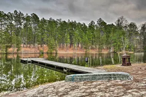Rockingham Cabin on 75 Acres w/ Lake Access! - Interiør