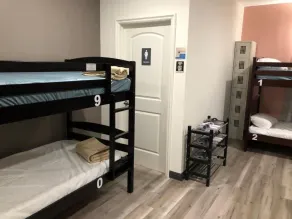 8th and Ardmore - Room