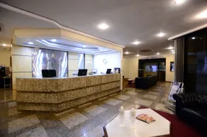 Cedro Hotel - Interior entrance