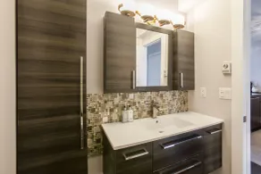 LMVR - The Sherbrooke - Bathroom