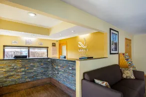 Quality Inn & Suites Greensburg I-74 - Vestíbulo