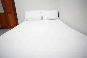 OYO Life 93045 Kost Putra Bu Ketut - Zimmer
