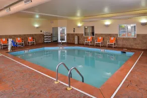 Holiday Inn Express Hotel & Suites Cincinnati - Mason by IHG - Piscina