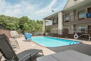 Econo Lodge Jasper - Piscine