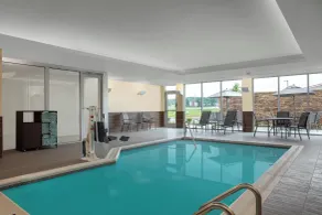 Fairfield by Marriott Inn & Suites Lebanon Near Expo Center - Piscina