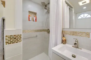 Cozy & Convenient Elmont Retreat w/ Patio! - Interiør