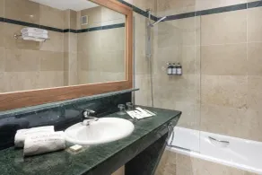 Catalonia Puerta del Sol - Bathroom