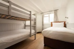 Oystercatcher Apartments - Zimmer