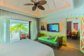 SAii Lagoon Maldives, Curio Collection by Hilton - Rum