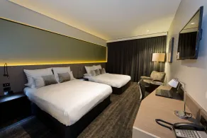 The Glen Hotel and Suites - Habitación