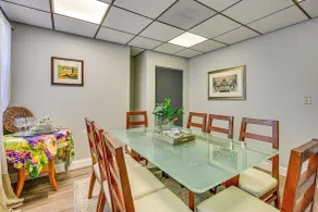 8 Mi to Tarpon Springs Sponge Docks: Gem w/ Games - Interior
