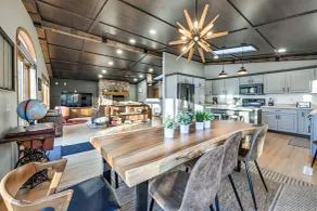 Lake Arbutus Retreat w/ Hot Tub & Game Room - Innenbereich