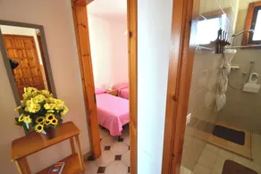 Air-conditioned Yoko Holiday Home for 5 Guests - Bagno