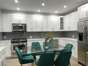 Prime Luxury with Balcony Wood Fireplace - Private kitchen
