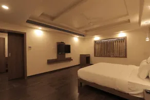 Pride Biznotel Sasan Gir - Room