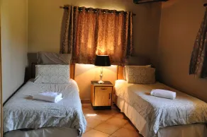 Ukutula Lion Lodge - Room