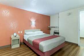 Motel 6 Newport News, VA - Room