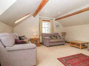 Cygnet Cottage - Living area