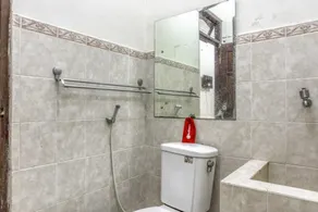 RedDoorz Syariah @ Raya Tajem Maguwo - Baño